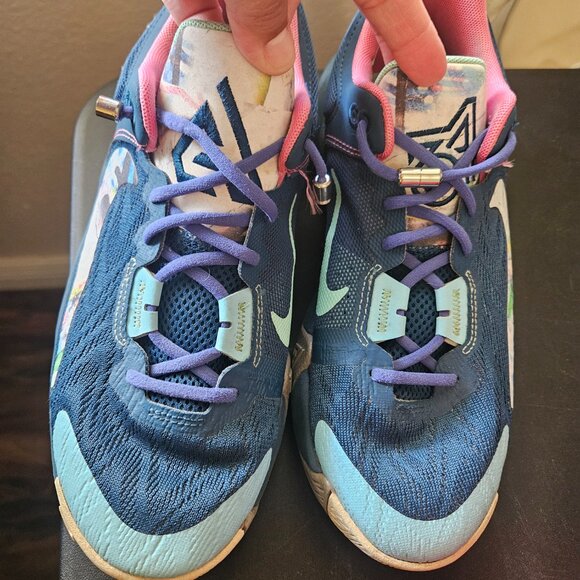 Giannis boys basketball shoes - Picture 2 of 2